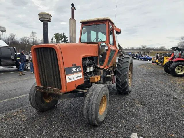 Image of Allis Chalmers 7020 equipment image 4