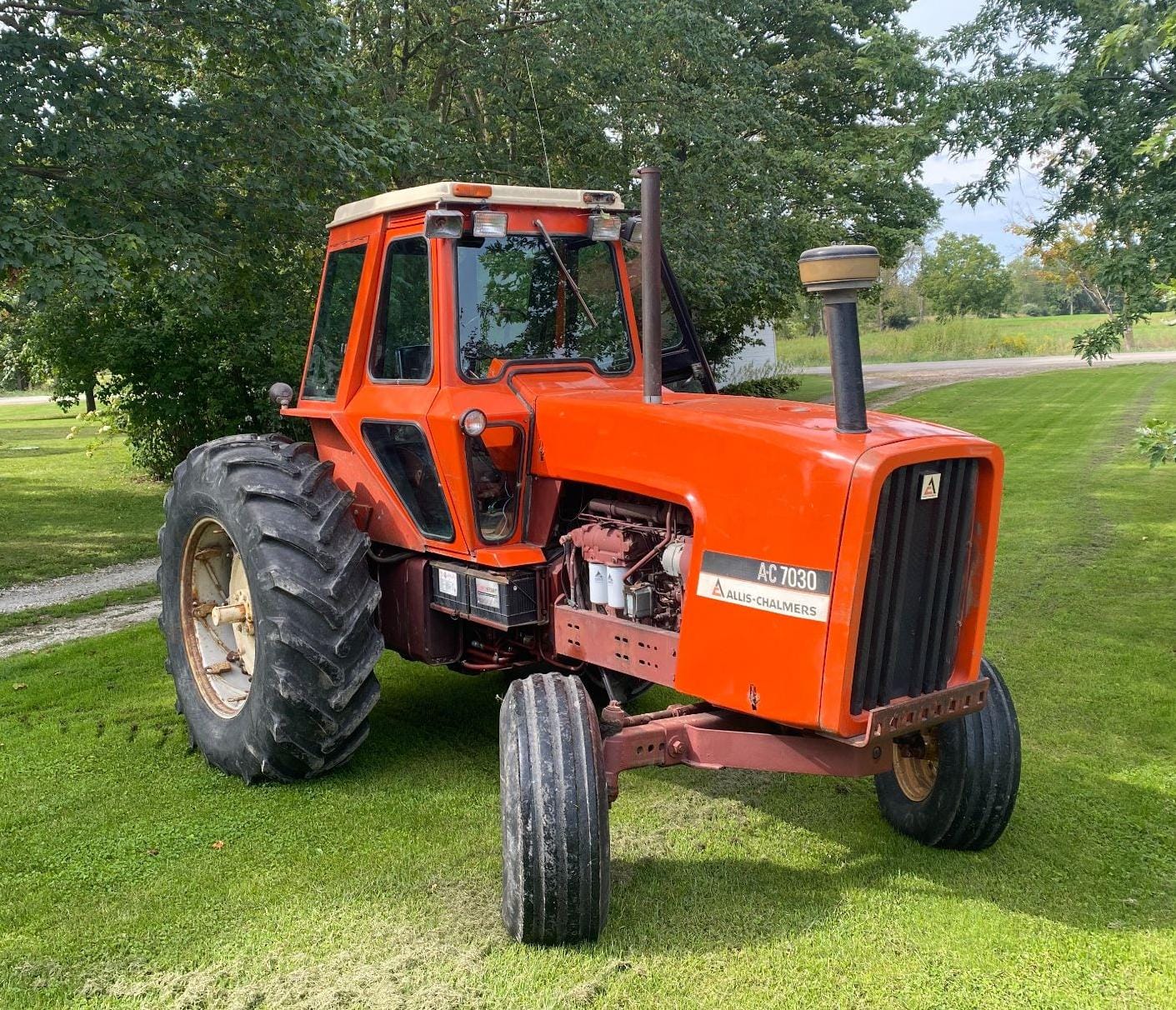 Main image Allis Chalmers 7030