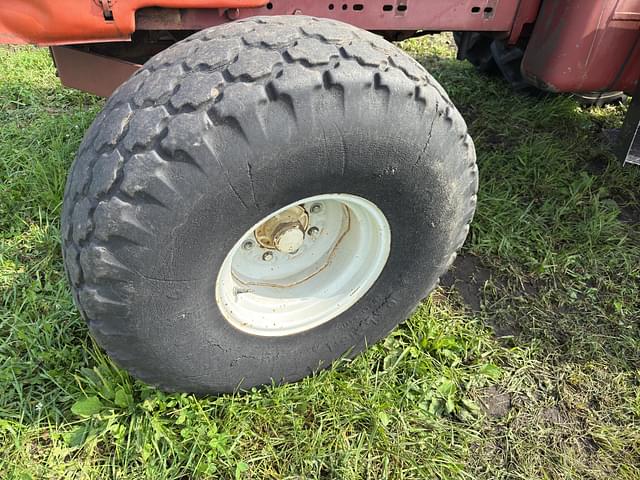 Image of Allis Chalmers 7040 equipment image 2