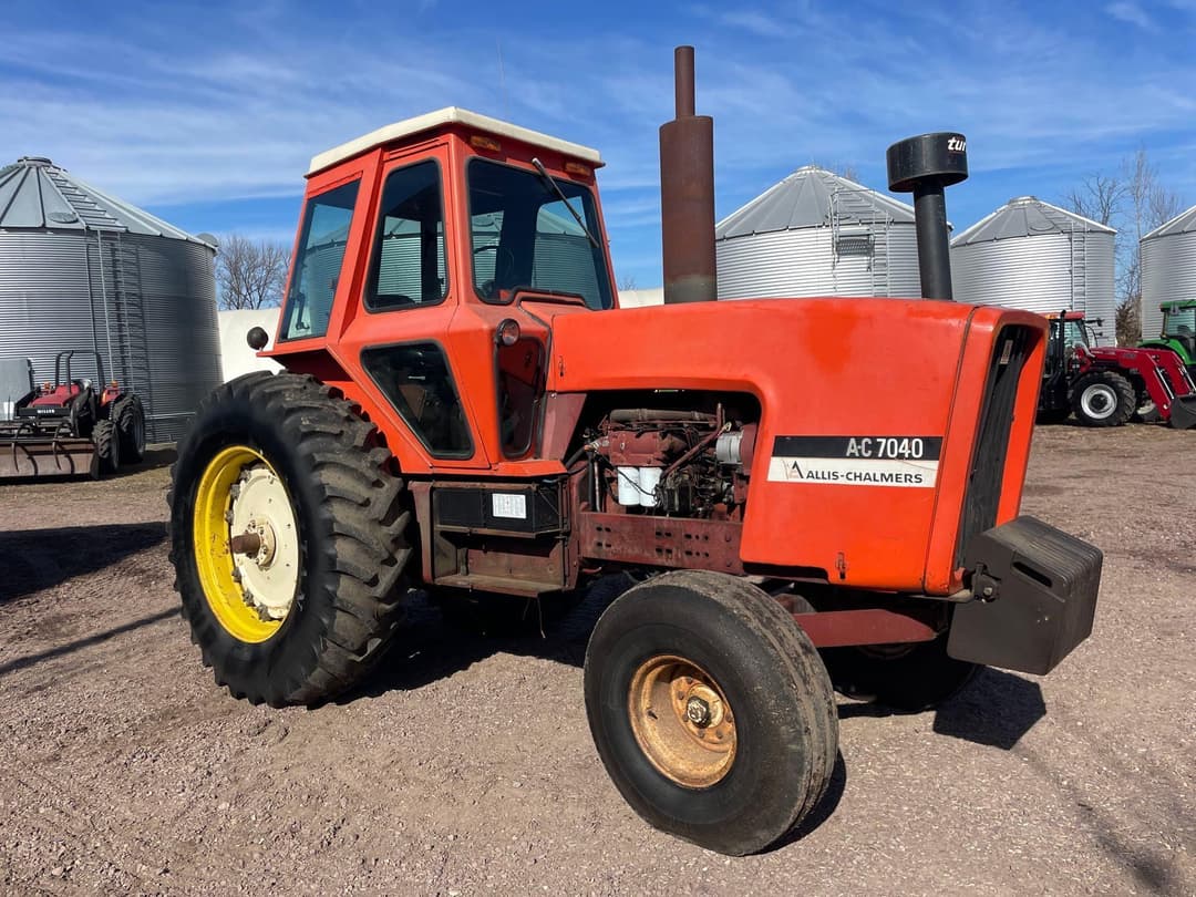Image of Allis Chalmers 7040 Primary image