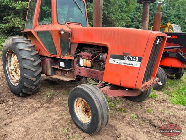 Image of Allis Chalmers 7040 equipment image 3