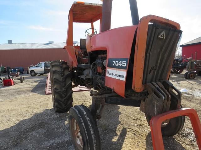 Image of Allis Chalmers 7045 equipment image 3