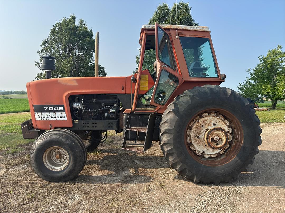 Image of Allis Chalmers 7045 Primary image