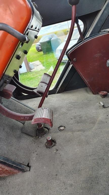 Image of Allis Chalmers 7050 equipment image 2