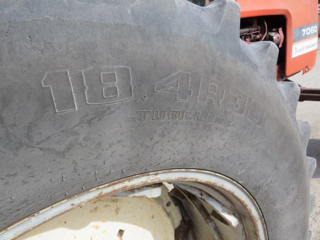 Image of Allis Chalmers 7060 equipment image 4