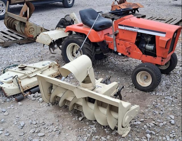 Image of Allis Chalmers 716H equipment image 2