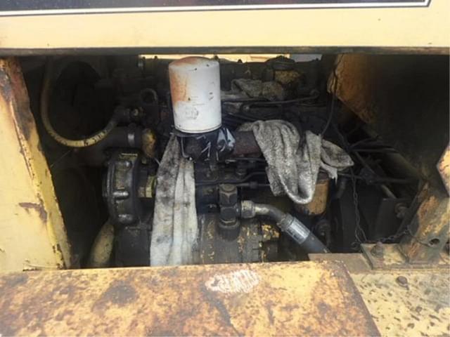 Image of Allis Chalmers 706 equipment image 2