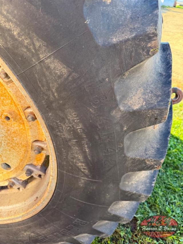 Image of Allis Chalmers 8070 equipment image 4