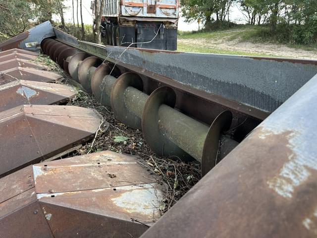 Image of Allis Chalmers A-830 equipment image 2