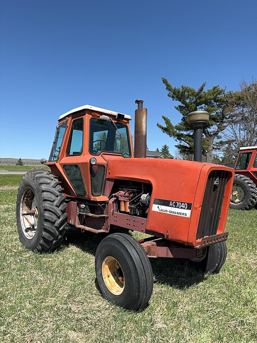 Image of Allis Chalmers 7040 Primary image