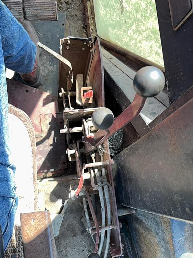 Image of Allis Chalmers 7040 equipment image 3