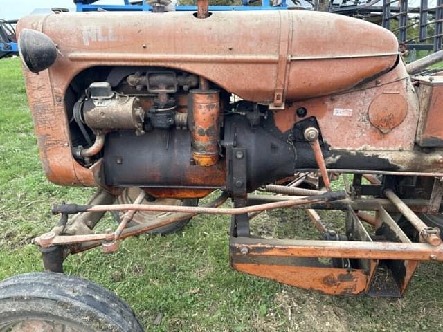 Image of Allis Chalmers B equipment image 2