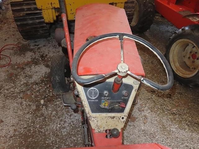 Image of Allis Chalmers B-10 equipment image 2