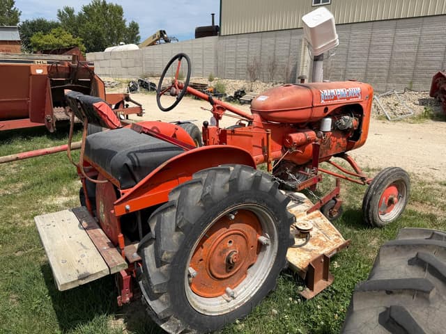 Image of Allis Chalmers B equipment image 3