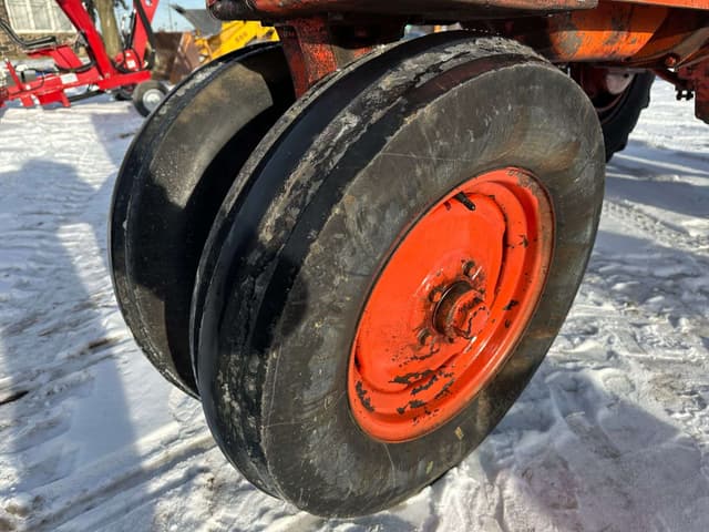 Image of Allis Chalmers D17 equipment image 2