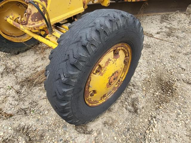 Image of Allis Chalmers D equipment image 2