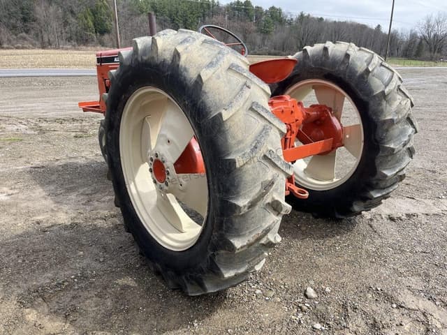 Image of Allis Chalmers D17 equipment image 4