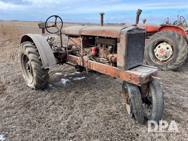 Image of Allis Chalmers D17 equipment image 2
