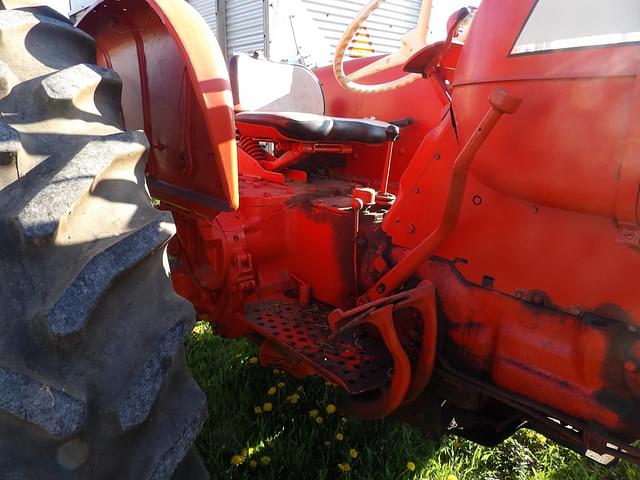 Image of Allis Chalmers D19 equipment image 2