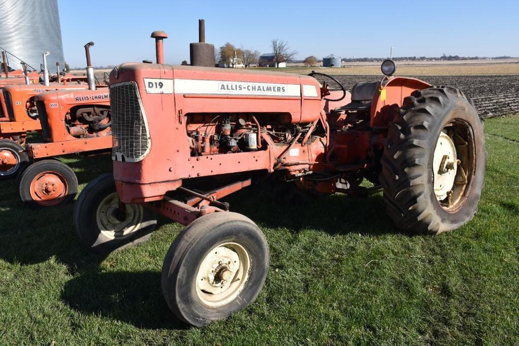 Main image Allis Chalmers D19