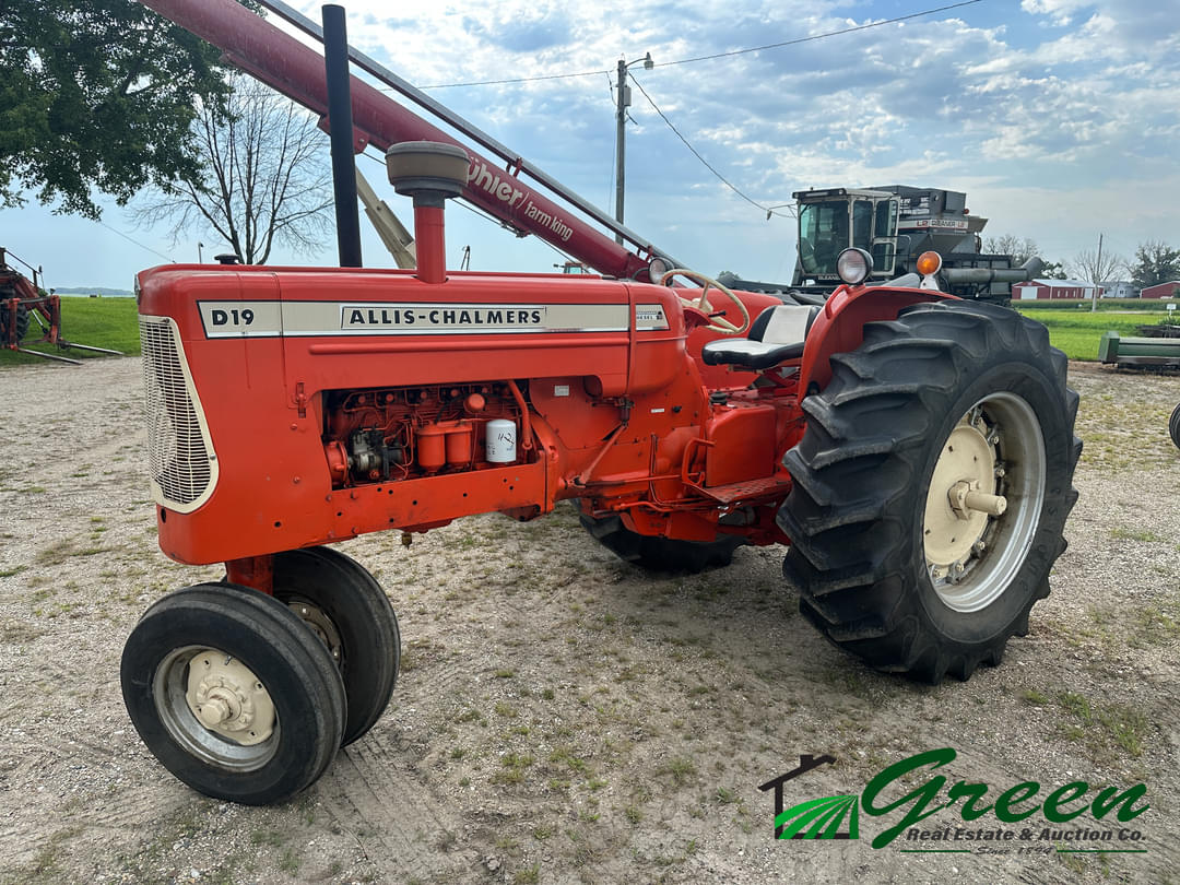 Image of Allis Chalmers D19 Primary image