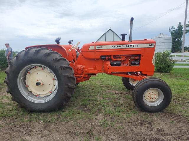 Image of Allis Chalmers D19 equipment image 2