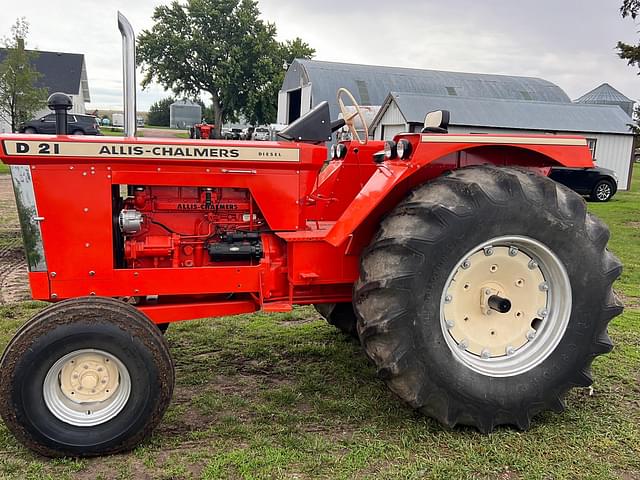 Image of Allis Chalmers D21 equipment image 3