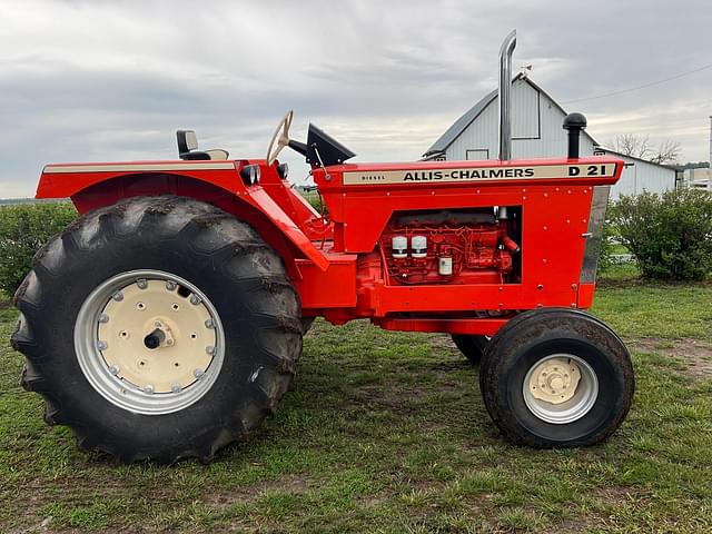 Image of Allis Chalmers D21 equipment image 4