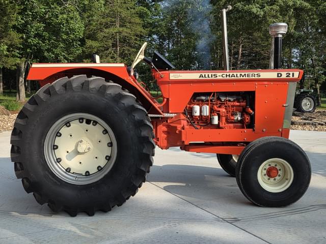 Image of Allis Chalmers D21 equipment image 3