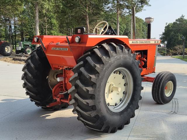 Image of Allis Chalmers D21 equipment image 4