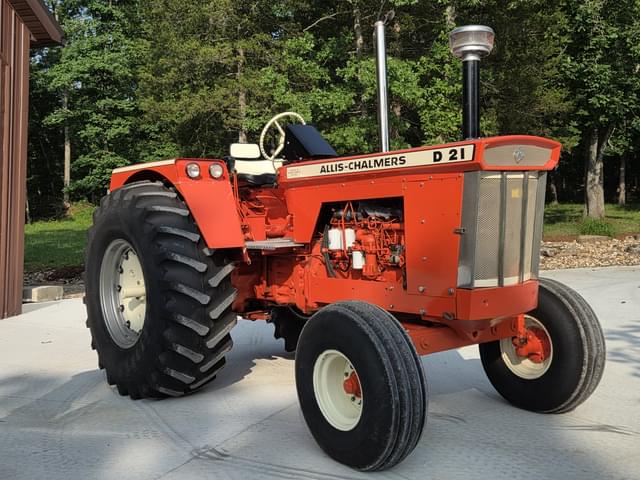Image of Allis Chalmers D21 equipment image 2