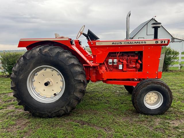 Image of Allis Chalmers D21 equipment image 4