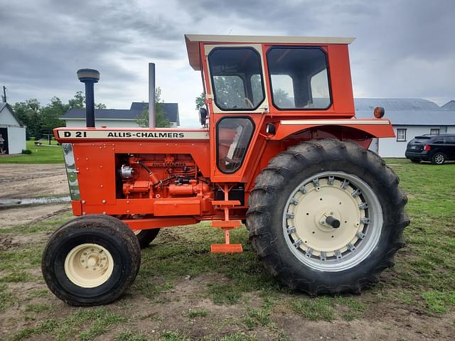 Image of Allis Chalmers D21 equipment image 4