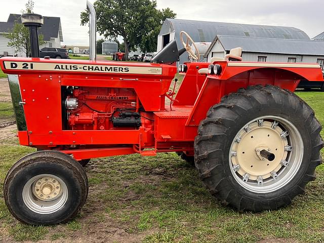 Image of Allis Chalmers D21 equipment image 3