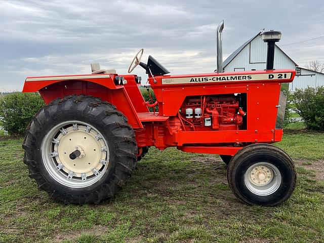 Image of Allis Chalmers D21 equipment image 4