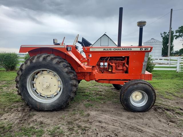 Image of Allis Chalmers D21 equipment image 2