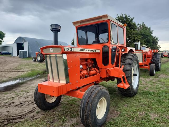 Image of Allis Chalmers D21 equipment image 1