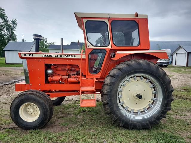 Image of Allis Chalmers D21 equipment image 4