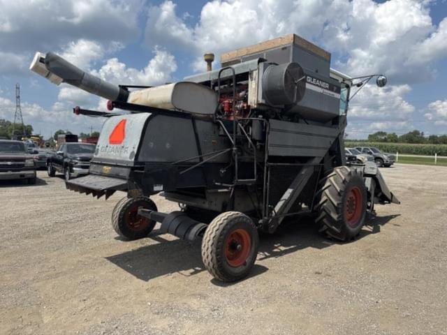 Image of Gleaner F equipment image 4