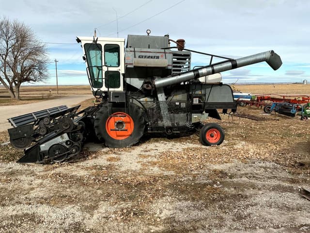 Image of Gleaner G equipment image 2