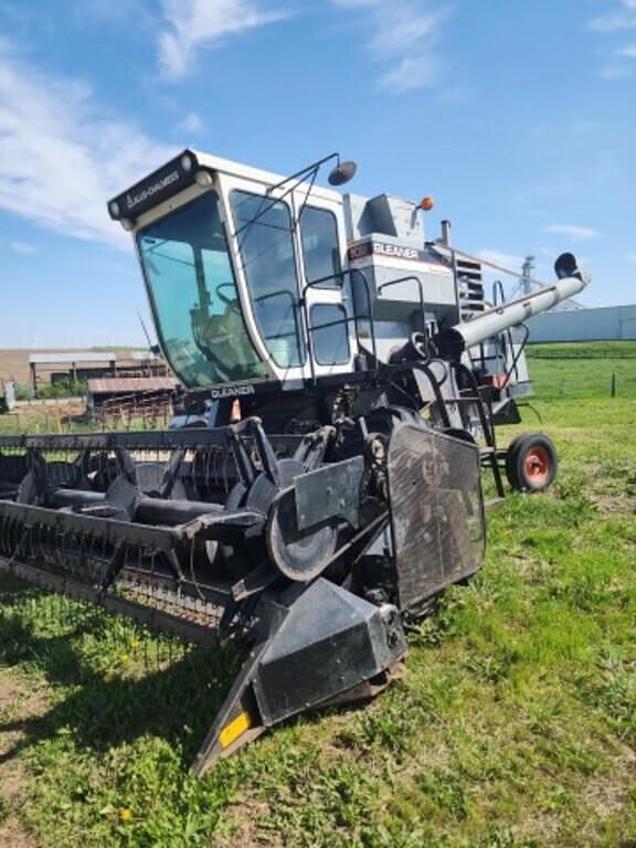 Image of Gleaner K2 equipment image 1