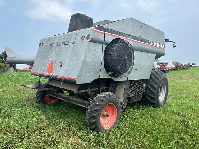 Image of Gleaner N5 equipment image 4