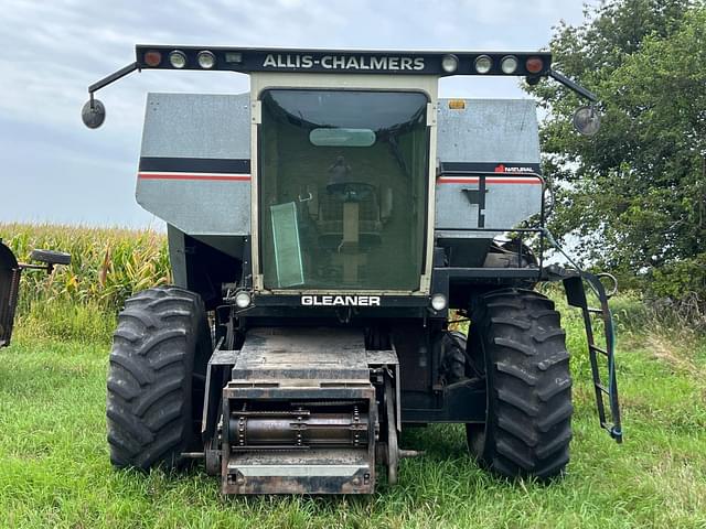 Image of Gleaner N5 equipment image 2