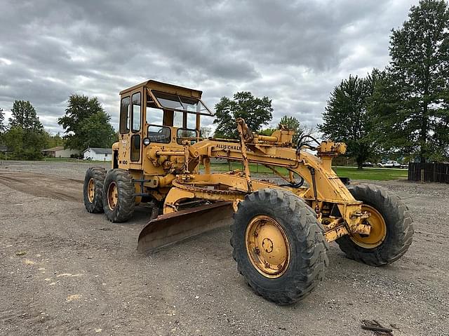 Image of Allis Chalmers M100 equipment image 2