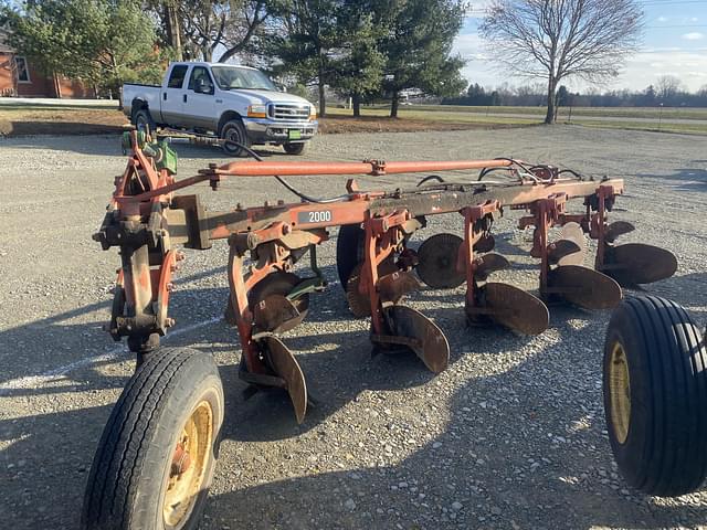 Image of Allis Chalmers 2000 equipment image 1