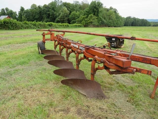 Image of Allis Chalmers 2000 equipment image 3