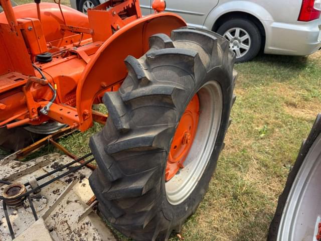 Image of Allis Chalmers B equipment image 4