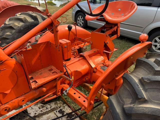 Image of Allis Chalmers B equipment image 3