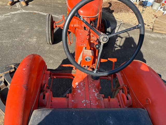 Image of Allis Chalmers B equipment image 4