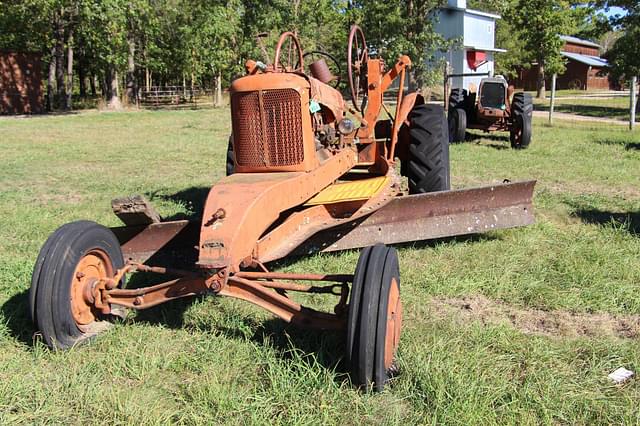 Image of Allis Chalmers WC equipment image 1